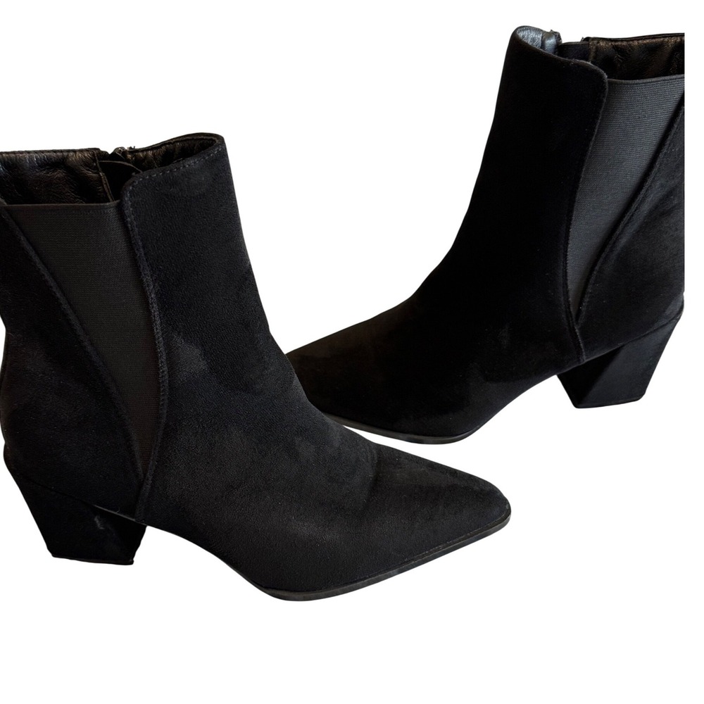 Mata Vibin Around Black Faux Suede Pointed Toe Block Heel‎ Ankle Boots 6.5